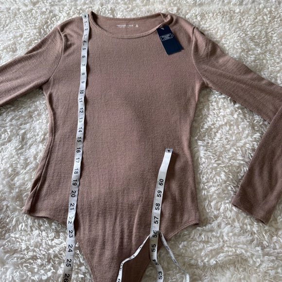 Abercrombie & Fitch Women's Soft A&F Cozy Long Sleeve Tan Neutral Bodysuit Sz M - Picture 5 of 8